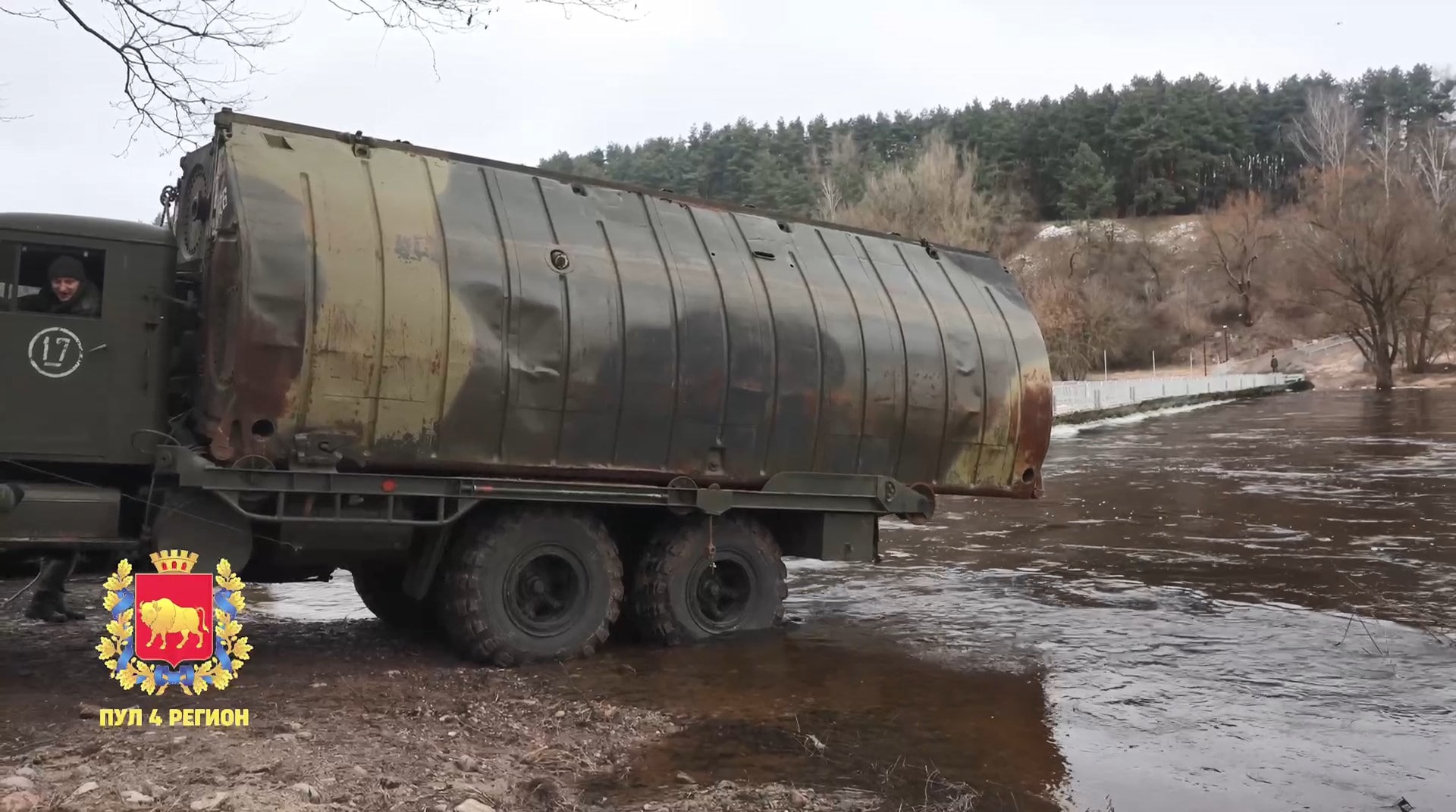 Военные во второй раз увеличивают длину понтонной переправы через Неман в Гродно