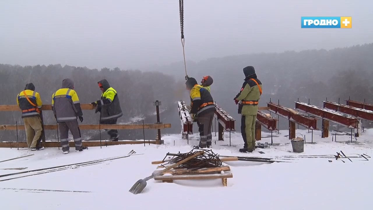 Строители пояснили, когда начнется асфальтирование Нового моста в Гродно