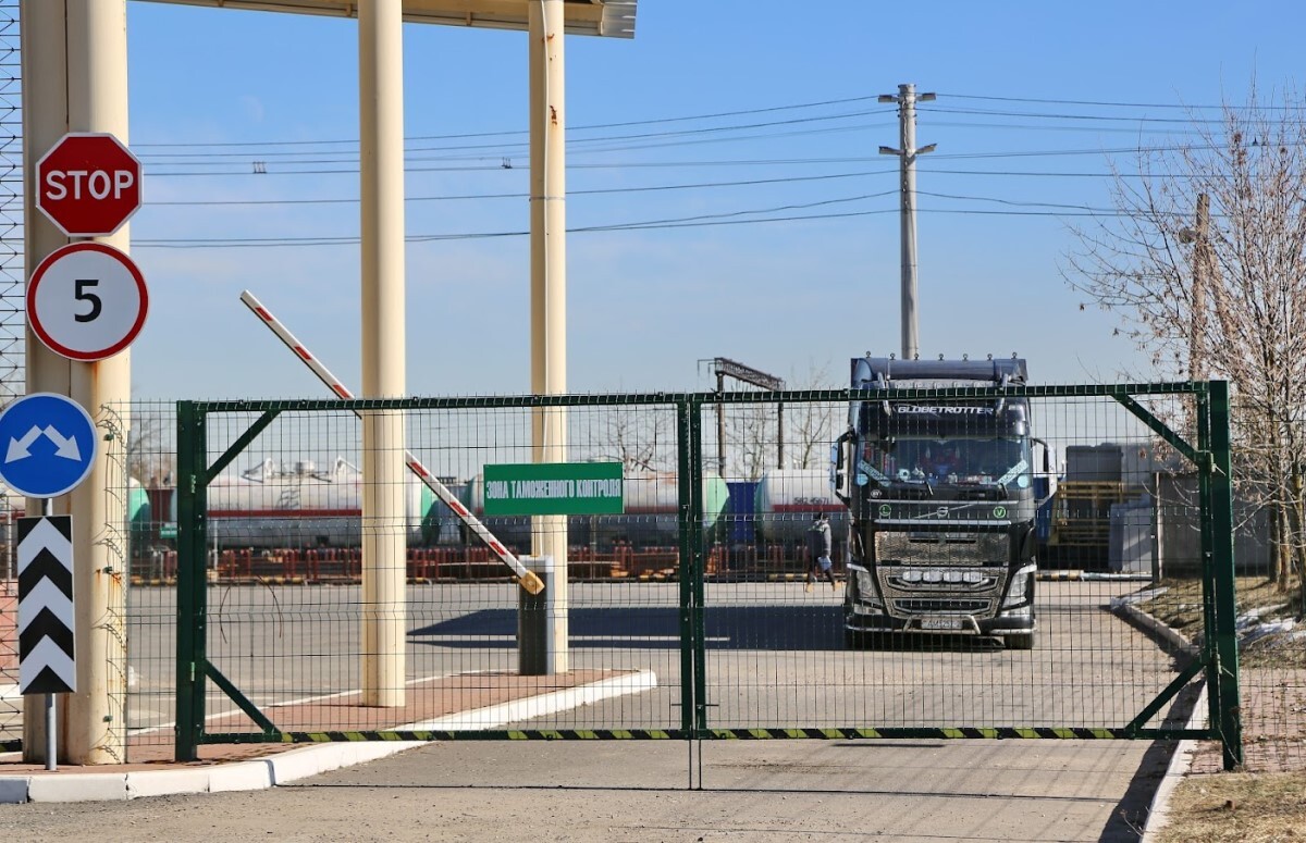 zapret vyvoz prodlen 23 02 min