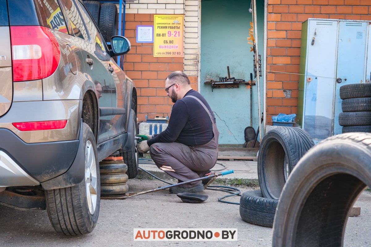 Директор шиномонтажа учит НЛП, чтобы лучше общаться с клиентами