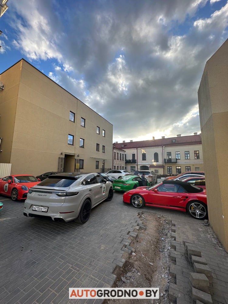 В Гродно прибыл Porsche Club Moscow