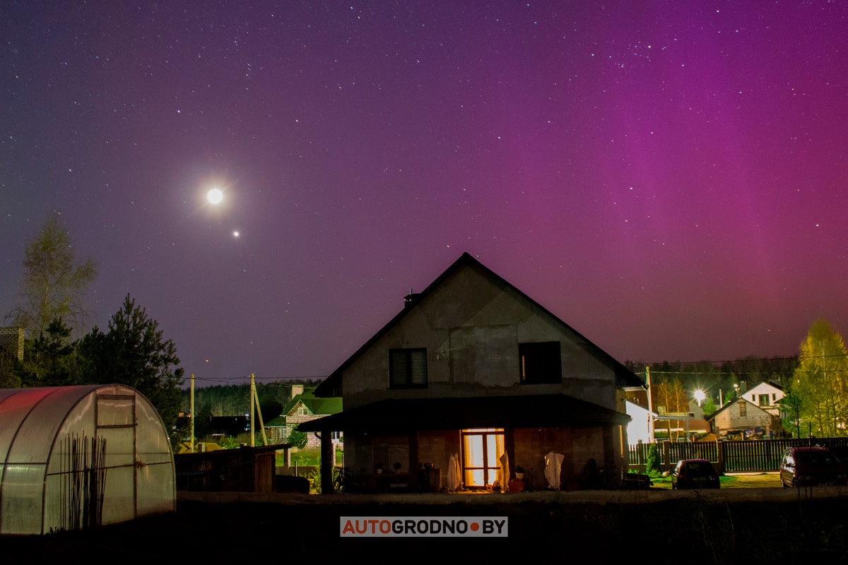 Небо Беларуси осветило северное сияние! Это невообразимо красиво