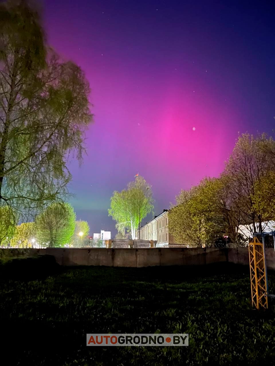 Небо Беларуси осветило северное сияние! Это невообразимо красиво