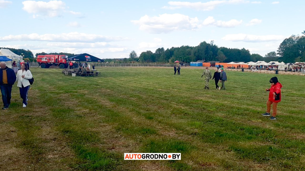 Под Гродно ставят большую сцену: готовятся к байк-фестивалю ХЗ-5