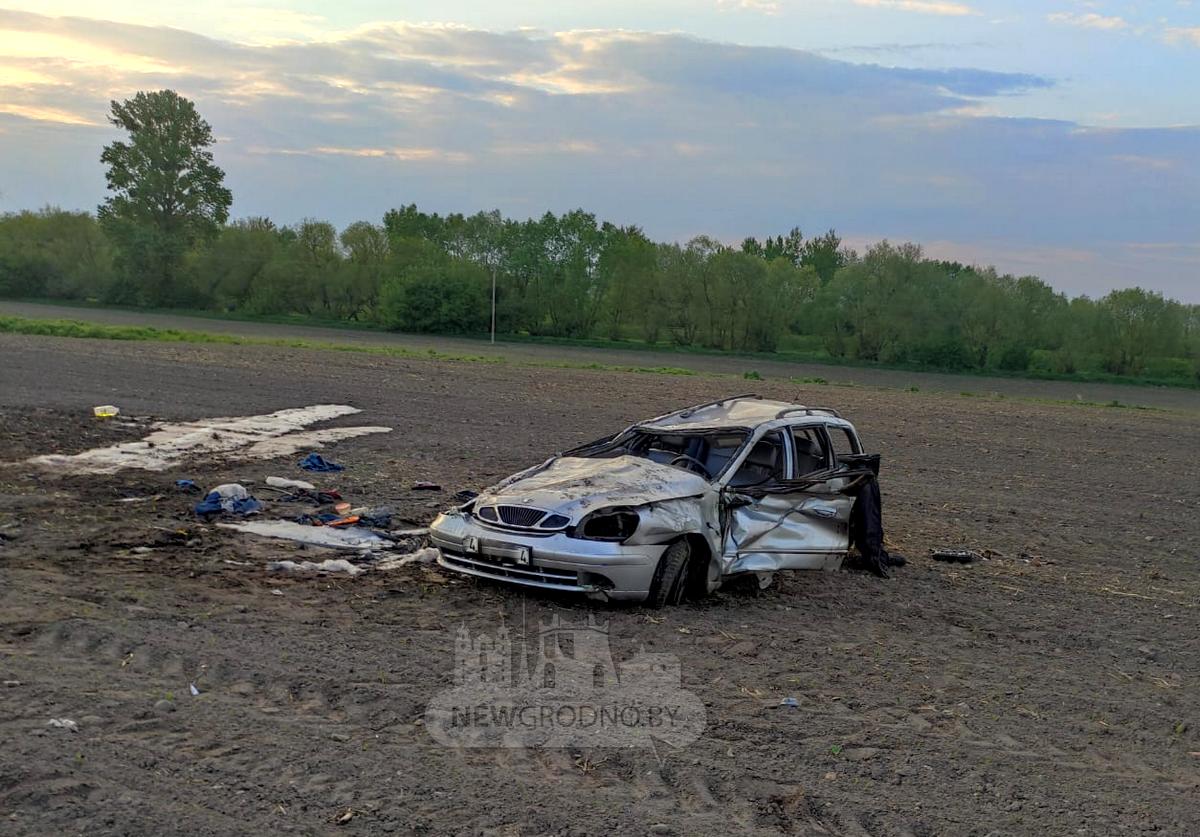 Под Гродно вылетел с дороги и несколько раз перевернулся Daewoo