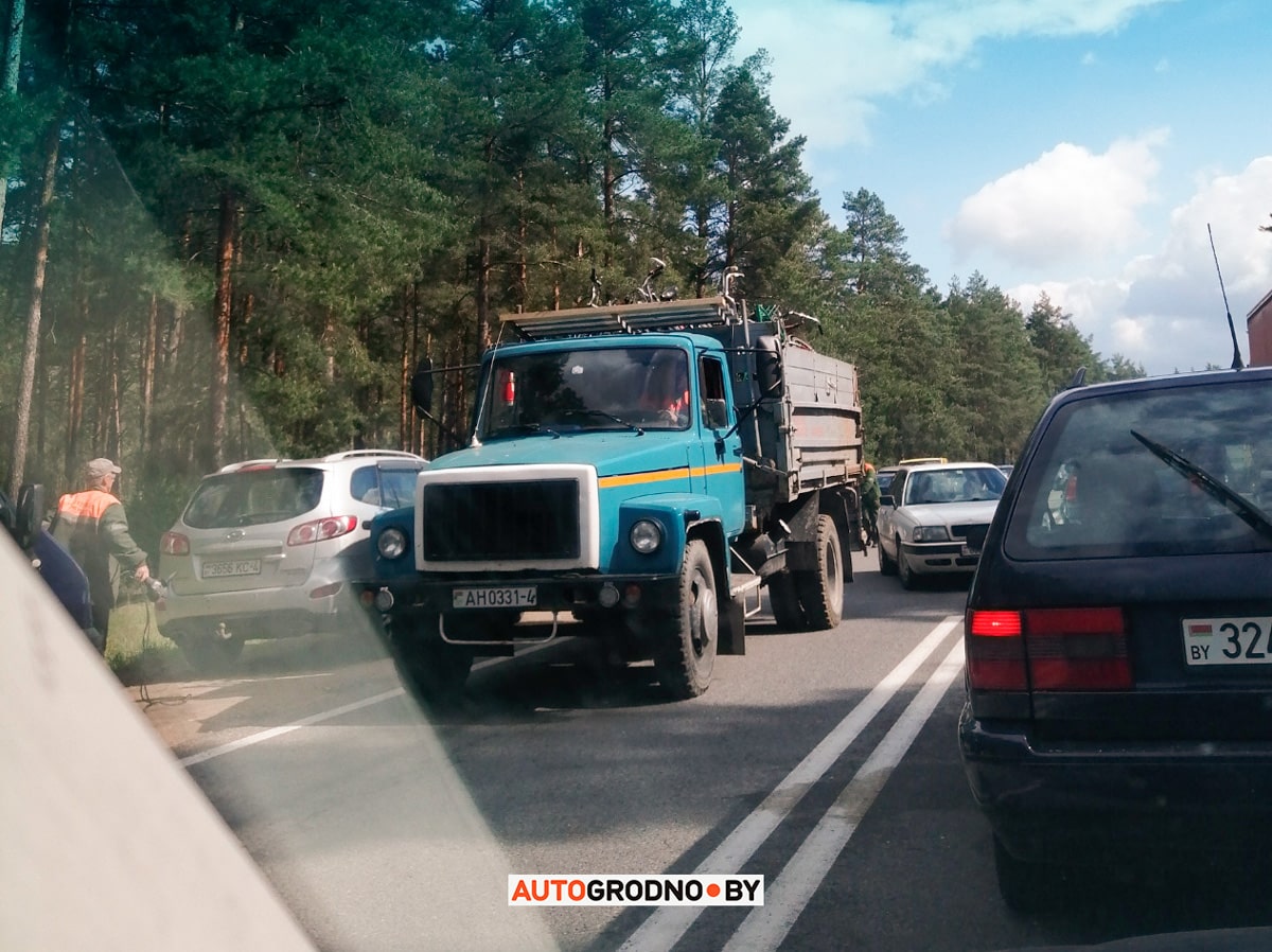 С границы Привалка увозят велосипеды