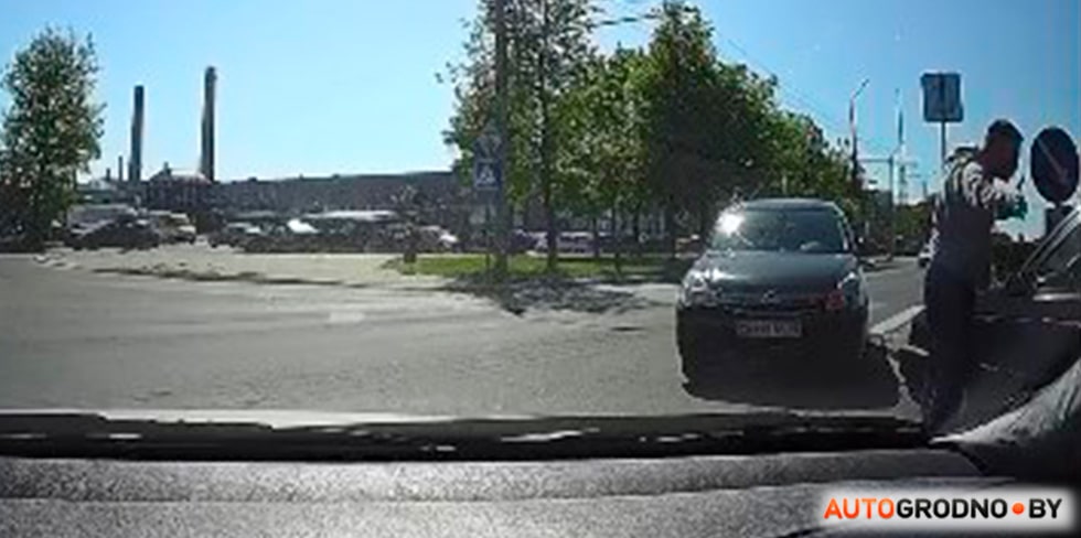 Как правильно проезжать перекресток у Короны на Горького в Гродно