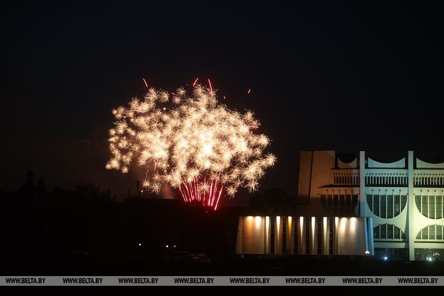 9 мая в Гродно завершился салютом. Посмотрите, каким