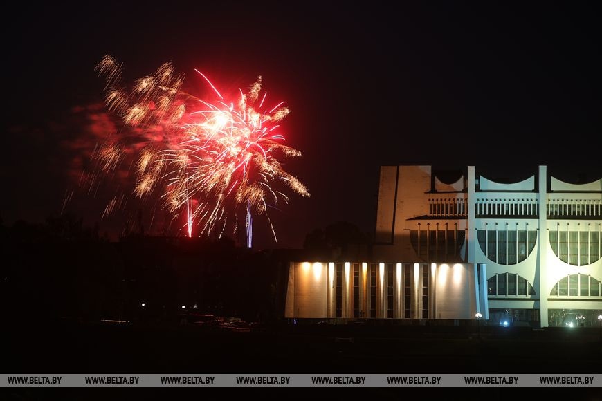 9 мая в Гродно завершился салютом. Посмотрите, каким