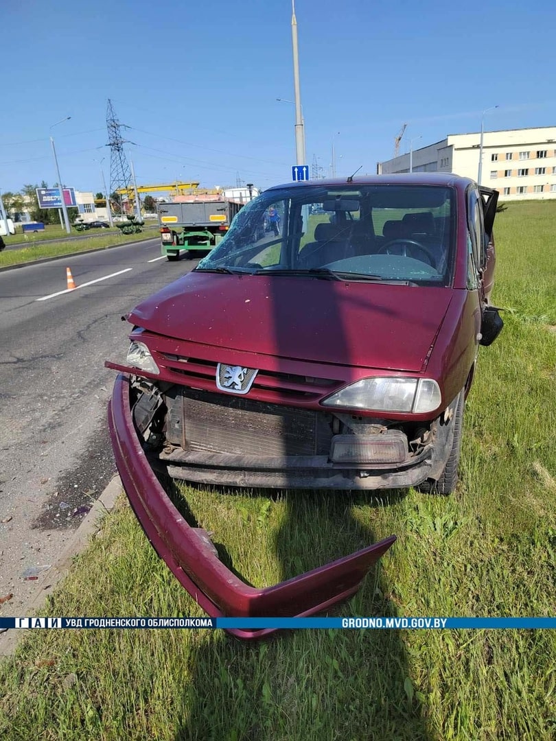 suv peugeot maz 29 01 min