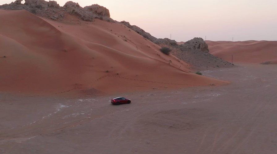 Tesla протестировала свои электромобили в пустыне при +51 градус Цельсия. Грядут новые батареи?