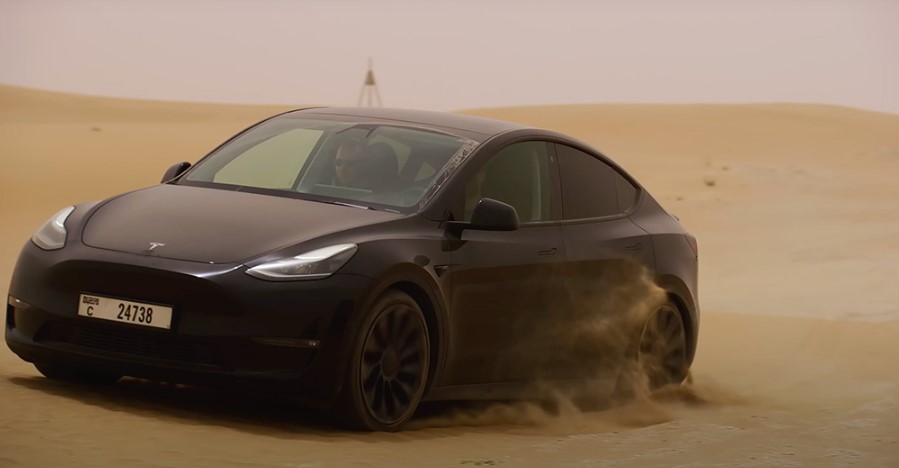 Tesla протестировала свои электромобили в пустыне при +51 градус Цельсия. Грядут новые батареи?