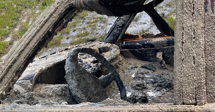 BMW 35 лет пролежала на дне реки. Вероятно, это автомобиль спецслужб