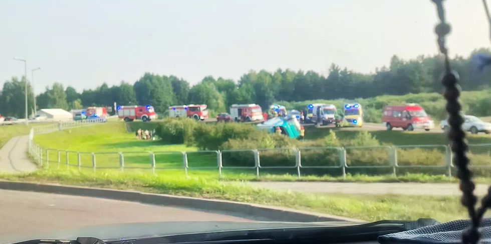 avtbus perevernulsja modlin 00