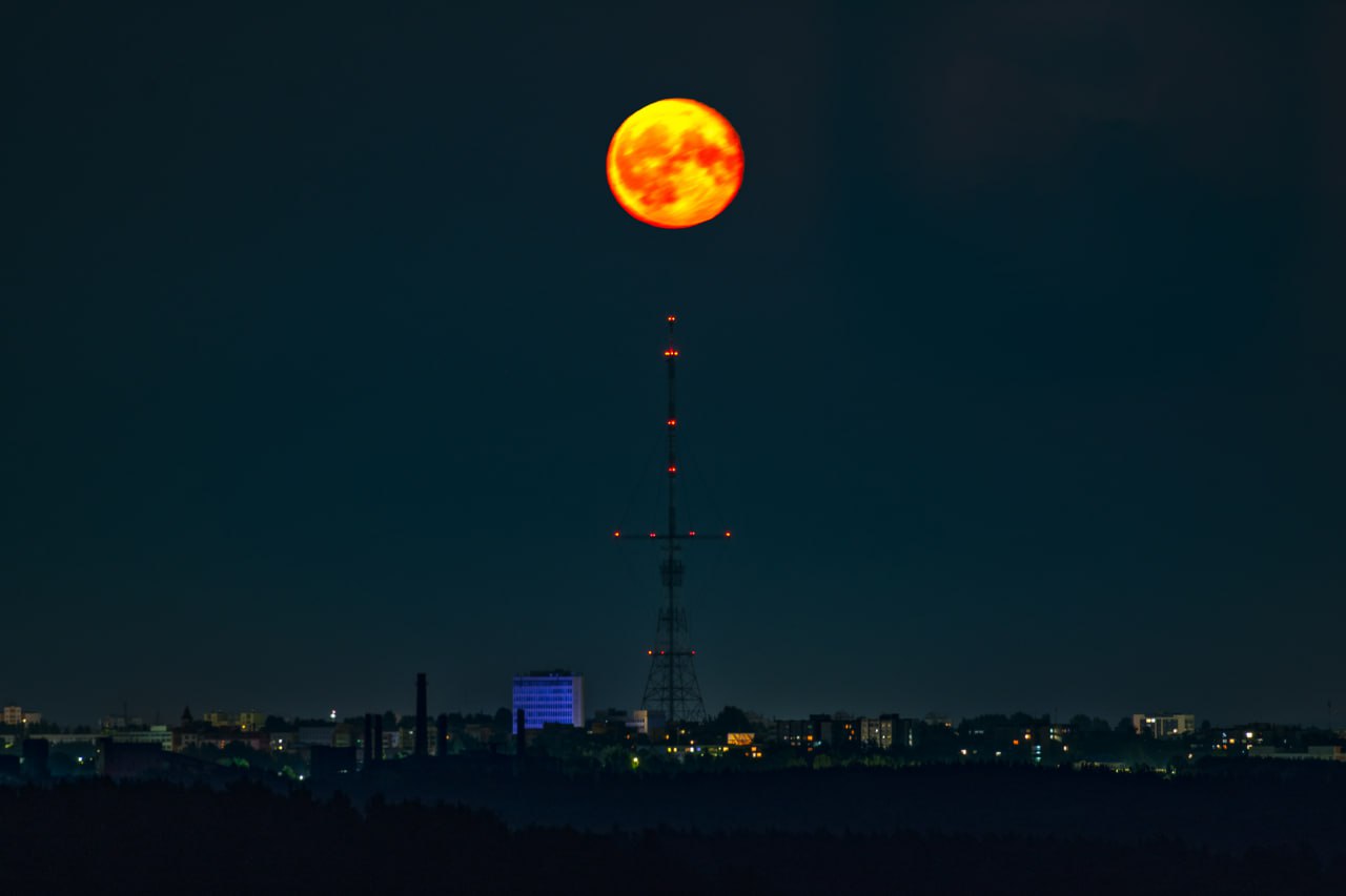 Фотография года Гродно - суперлуние