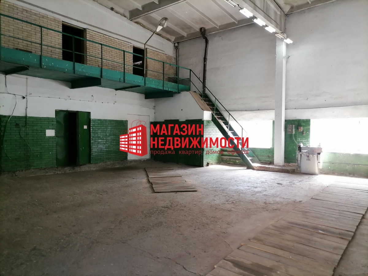 В Гродно сдают в аренду огромный ангар, где можно сделать СТО. За сколько?1