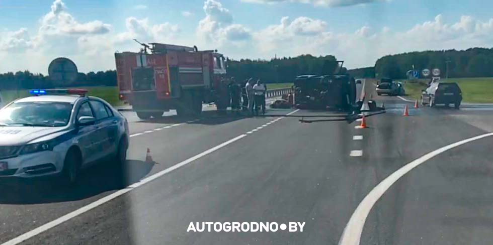 На трассе М6 опрокинулась Буханка. Пострадал только ее водитель