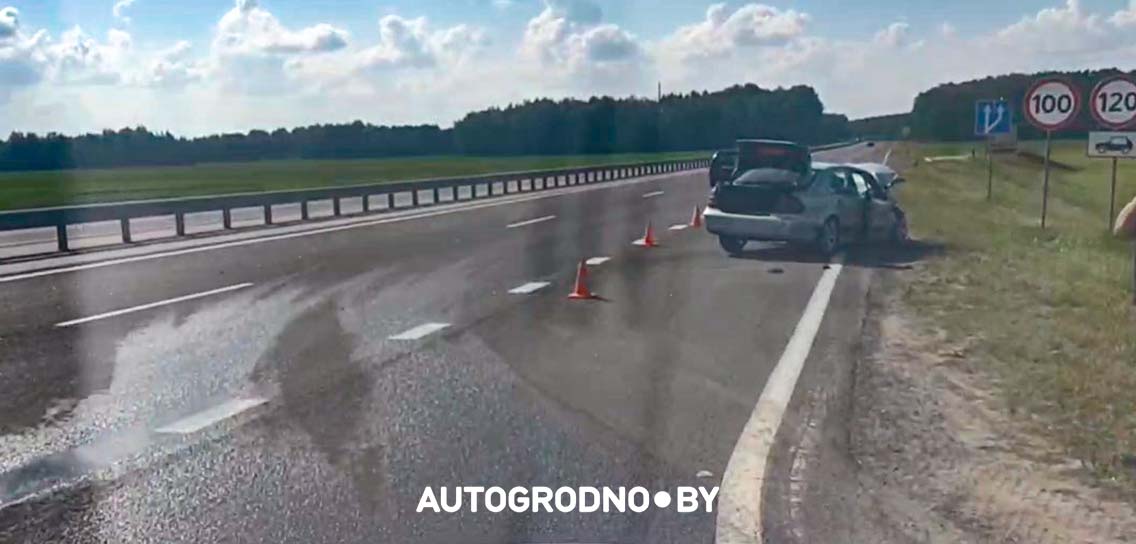 На трассе М6 опрокинулась Буханка. Пострадал только ее водитель