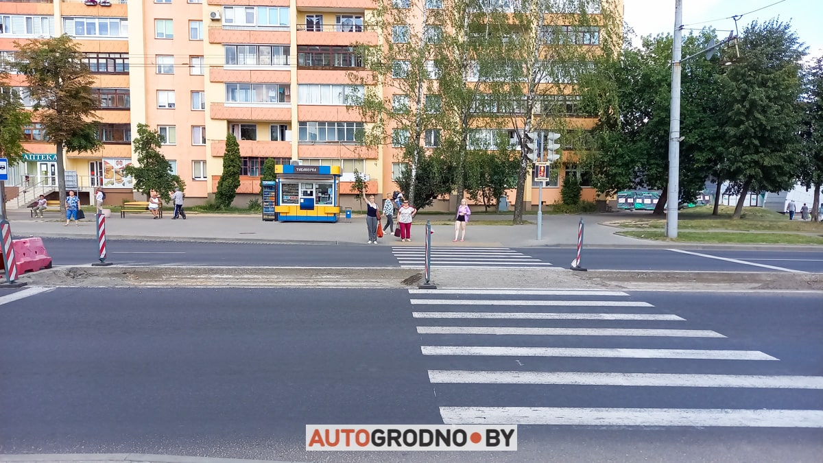 Посреди проспектов Гродно сняли асфальт: строят островки безопасности