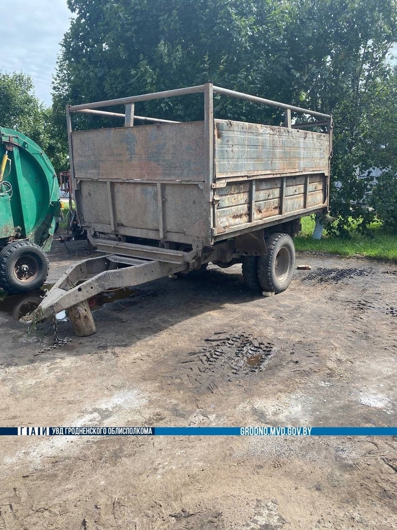 traktor bel jodki korovy 2 min