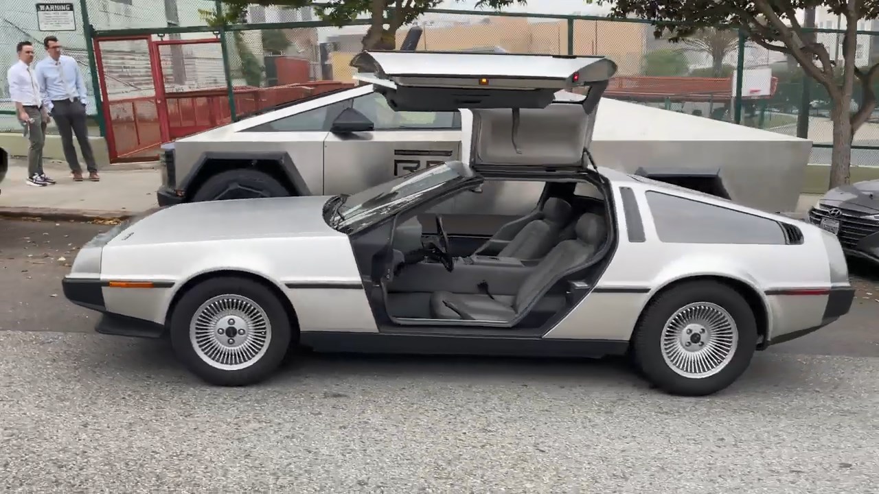 DeLorean Tesla Cybertruck