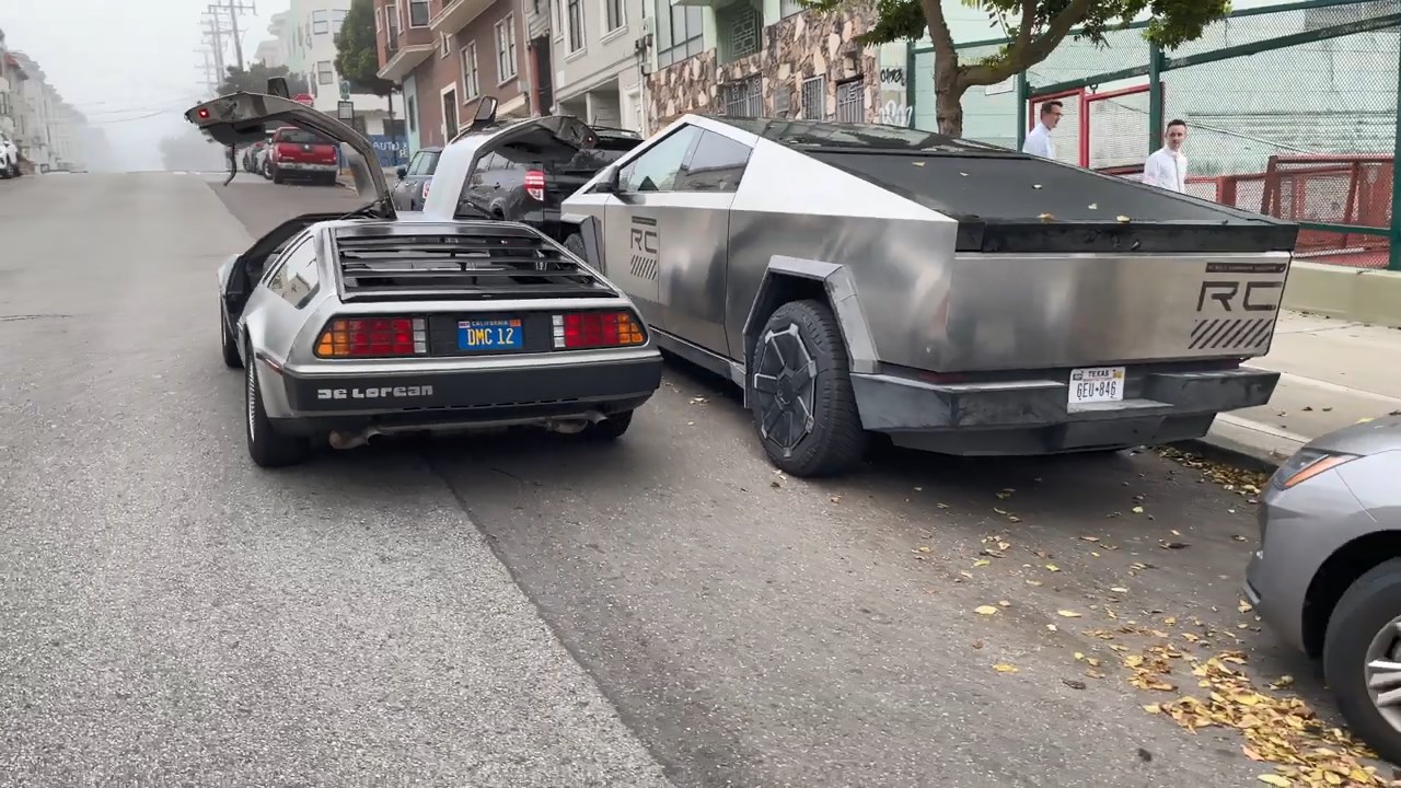 DeLorean Tesla Cybertruck