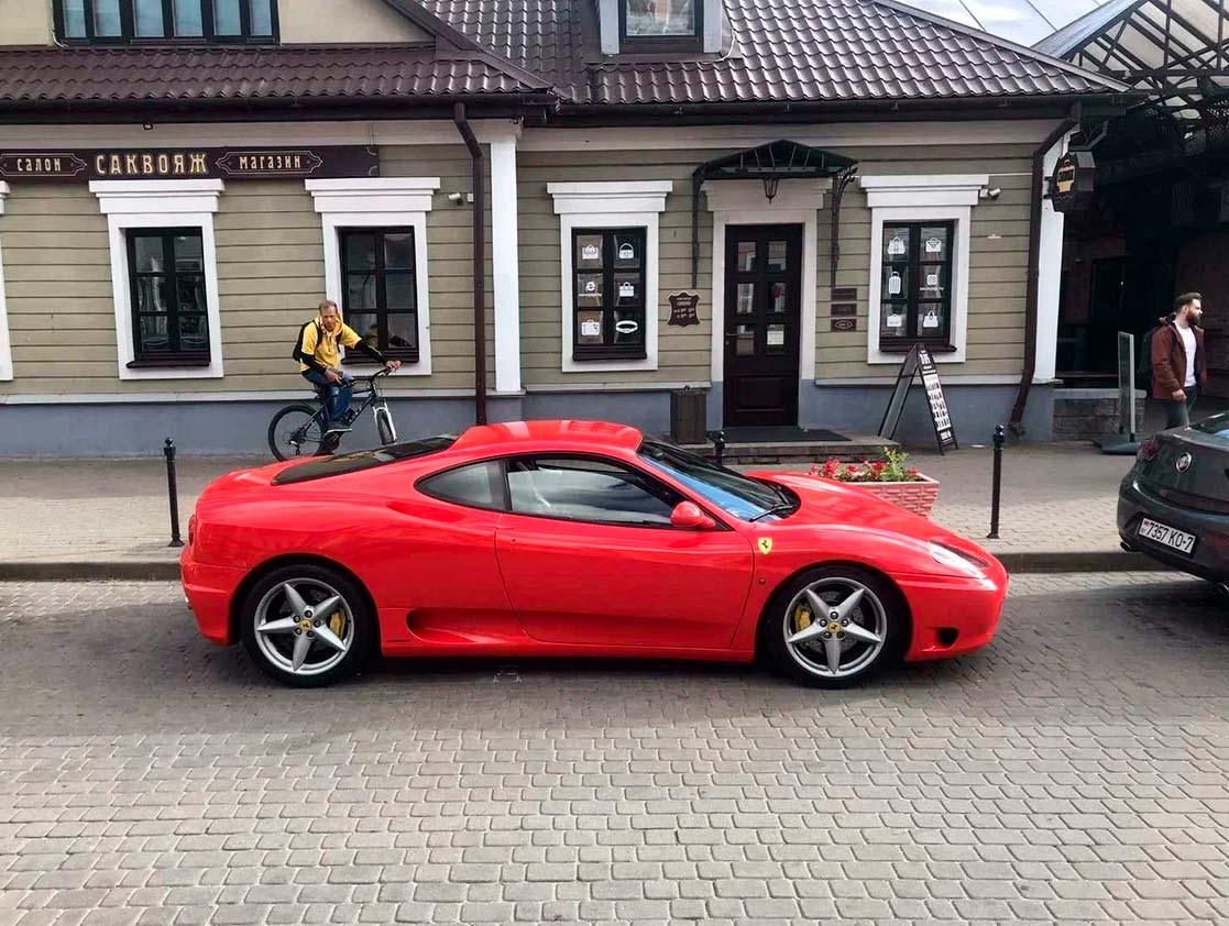 Белорус продает свою любимую Ferrari