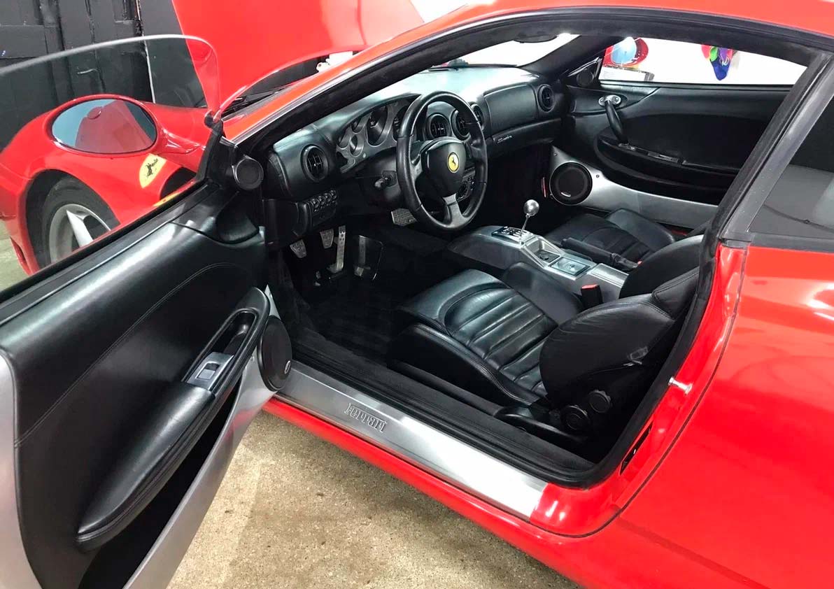 Белорус продает свою любимую Ferrari