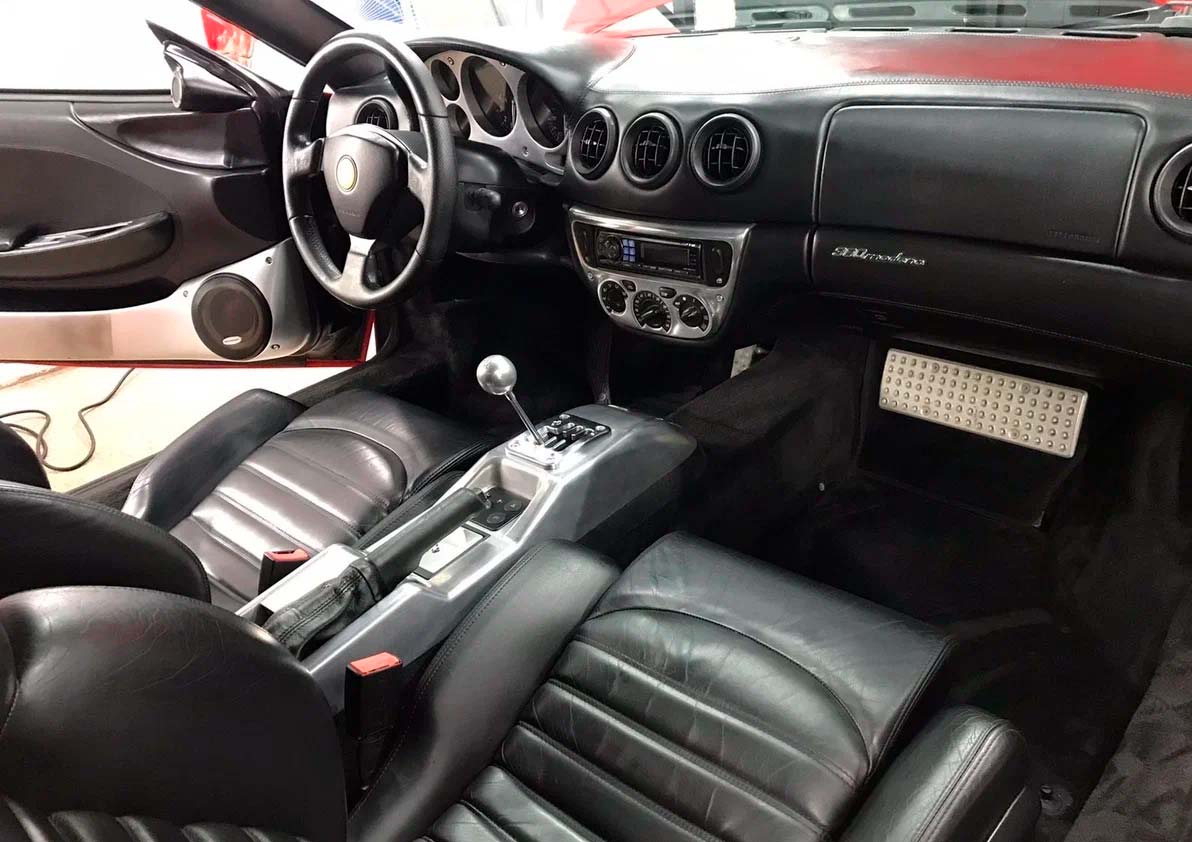 Белорус продает свою любимую Ferrari