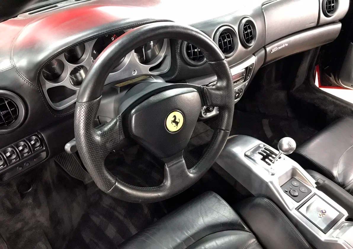 Белорус продает свою любимую Ferrari