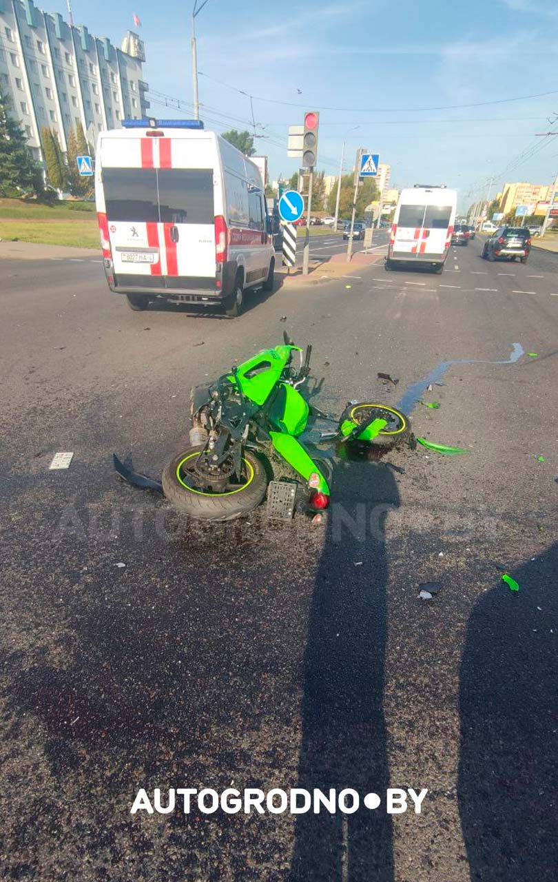 Серьезная авария с мотоциклистом в Гродно