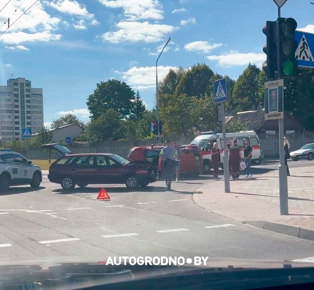 В Гродно опрокинулся Renault