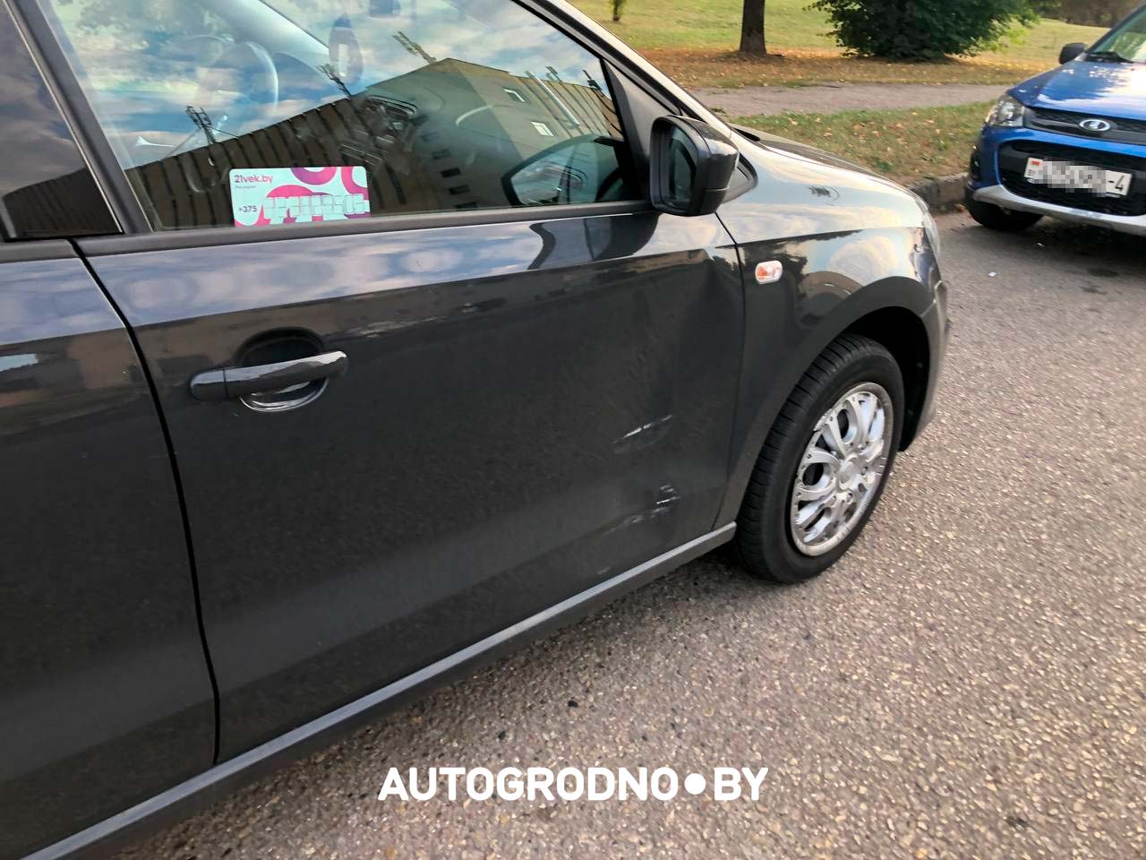 День сурка: мужчине снова побили VW Polo, снова на Пестрака, а виновник снова скрылся. Отзовется на этот раз?