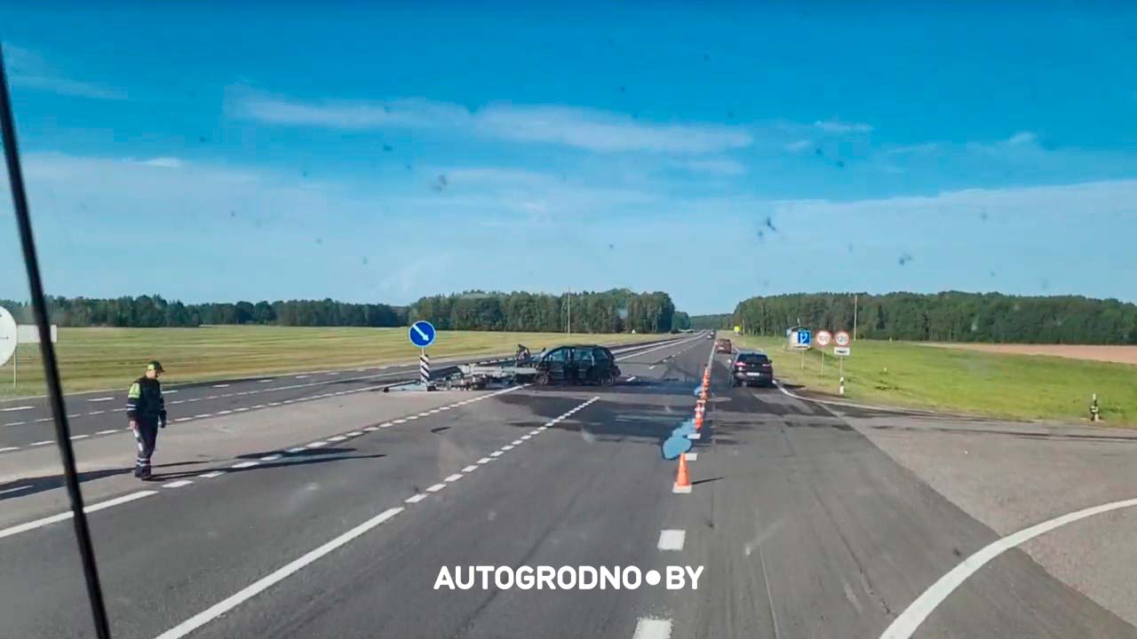 Смертельная авария на трассе М6: Volkswagen прошило отбойником у поворота на Бали