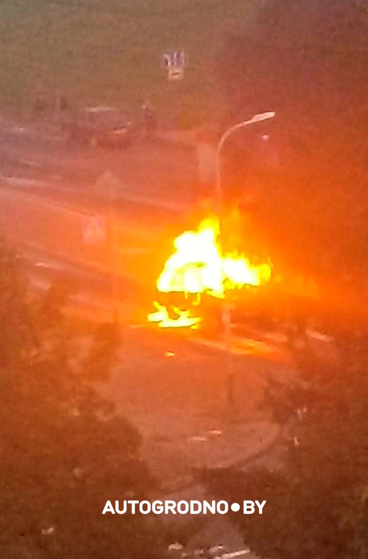 Сгорел Форд в Волковыске