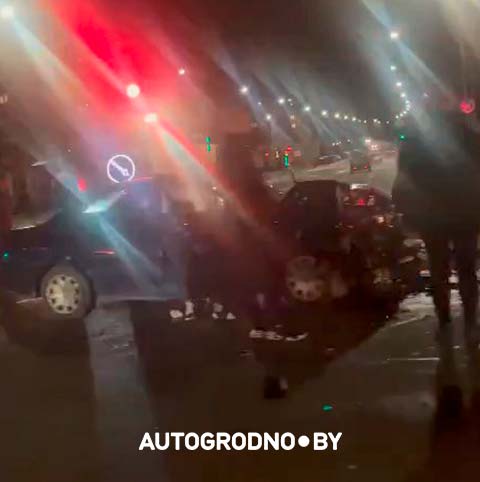 Момент серьезной аварии на Белуша попал на видео. Показываем