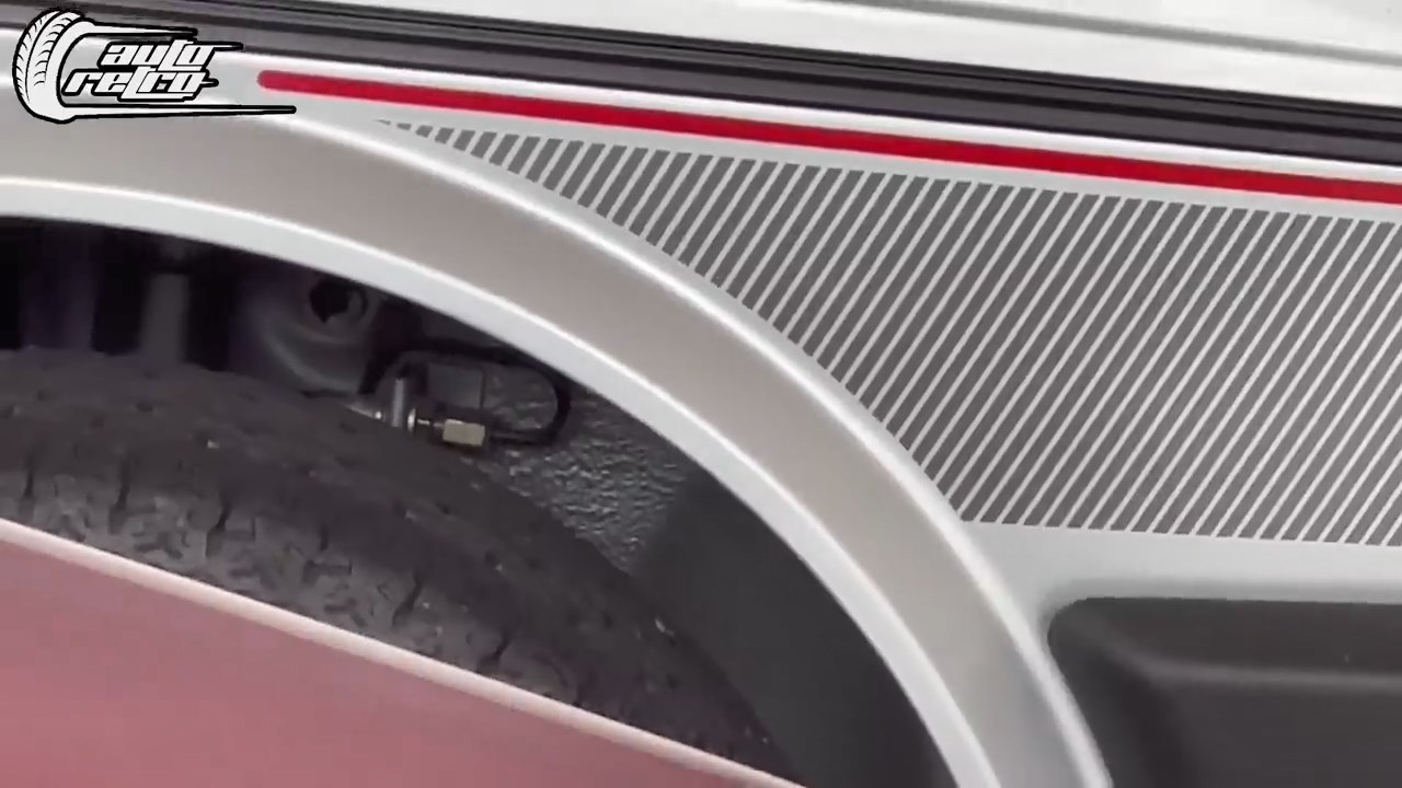 В Германии нашли автосалон, для которого время остановилось: в нем полно новеньких автомобилей 80-х годов