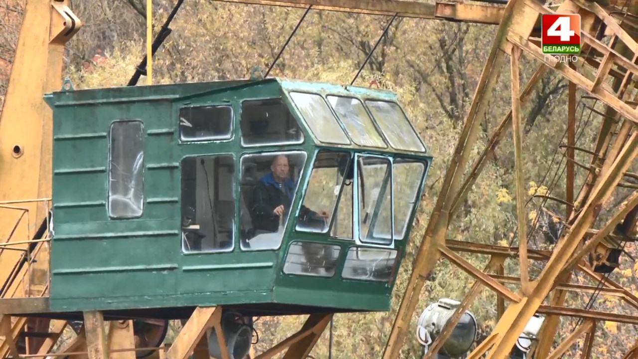 На Немане работает речной экскаватор Неманский 6 углубляет русло