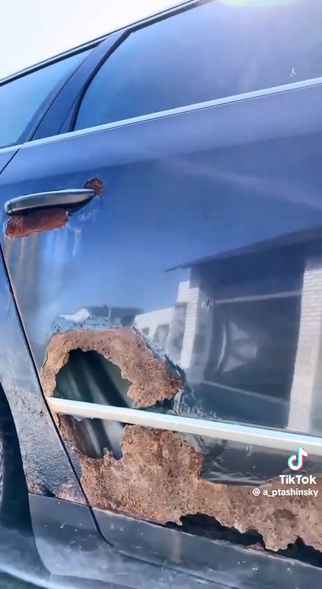 Ржавый Фольксваген Пассат в Беларуси