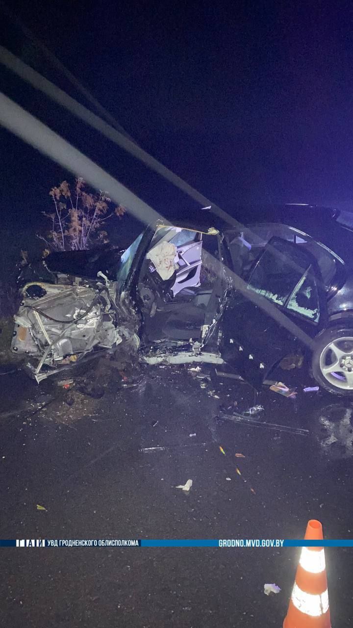 Серьезная лобовая авария на дороге в Поречье. Два человека в больнице