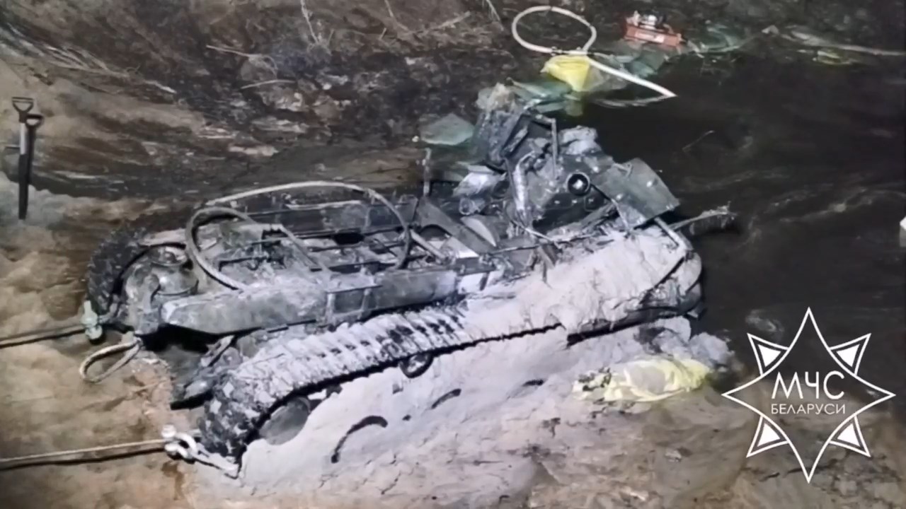 Из реки Щара вытянули артиллерийский тягач, затонувший в начале войны