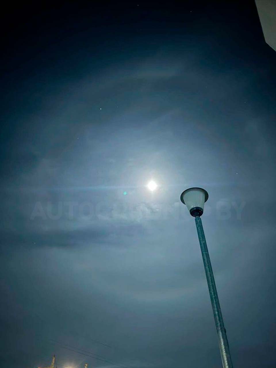 Ночная красота: над Гродно наблюдают редкое лунное гало