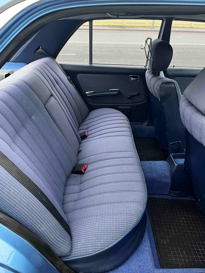 В Лиде восстановили Mercedes w123, а теперь продают. Вот во сколько мастер оценивает свой труд