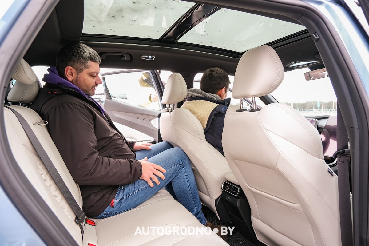 Обзор и тест драйв Geely Atlas Cool из Китая