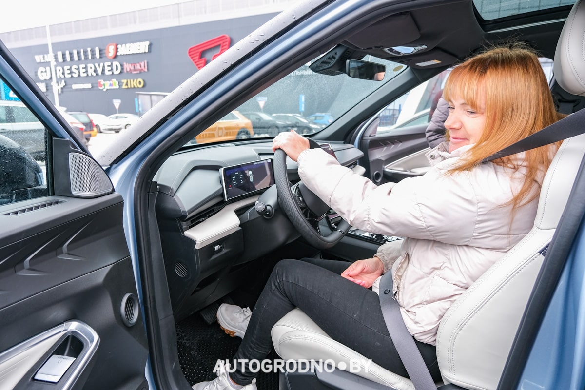 Обзор и тест драйв Geely Atlas Cool из Китая