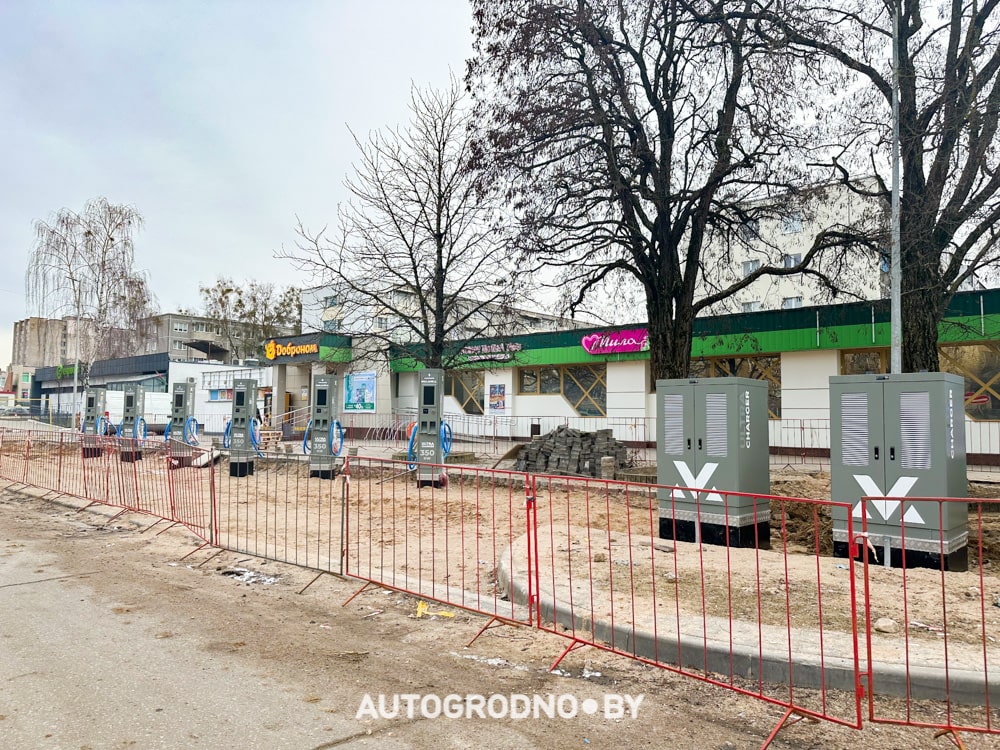 Невероятно, но факт: Маланка ставит в Гродно 12 мощнейших зарядных станций. Такая 1 есть только в Минске