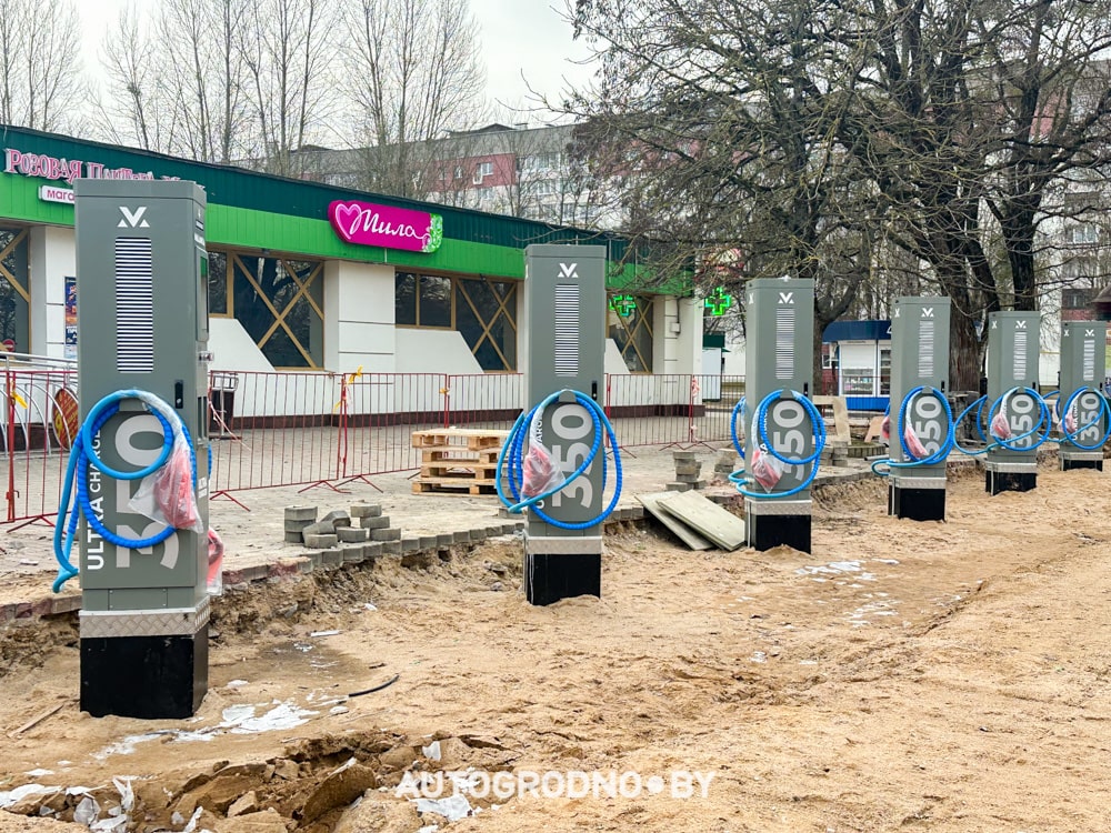 Невероятно, но факт: Маланка ставит в Гродно 12 мощнейших зарядных станций. Такая 1 есть только в Минске