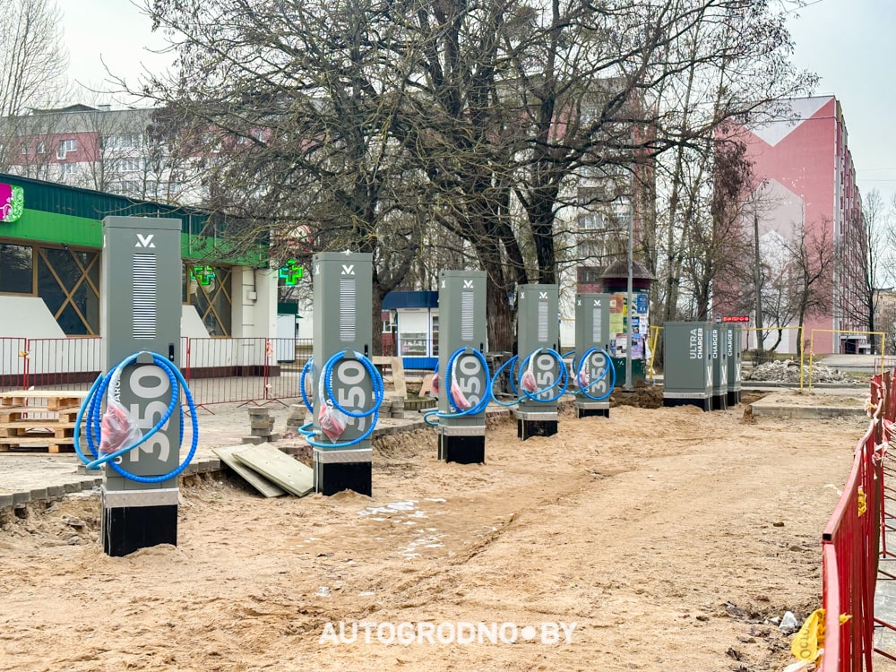 Невероятно, но факт: Маланка ставит в Гродно 12 мощнейших зарядных станций. Такая 1 есть только в Минске