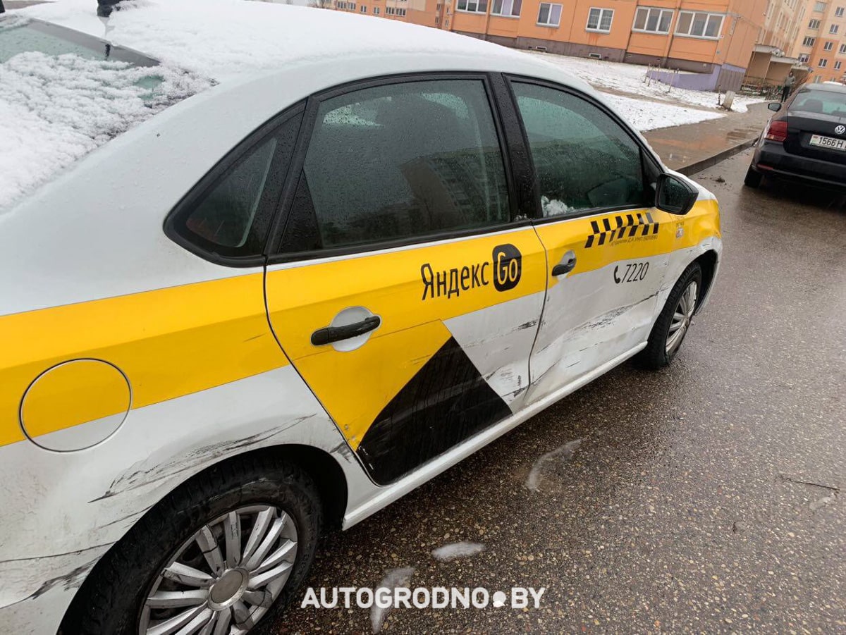 Гродненец показал, как угонщик авто побил его рабочий VW Polo