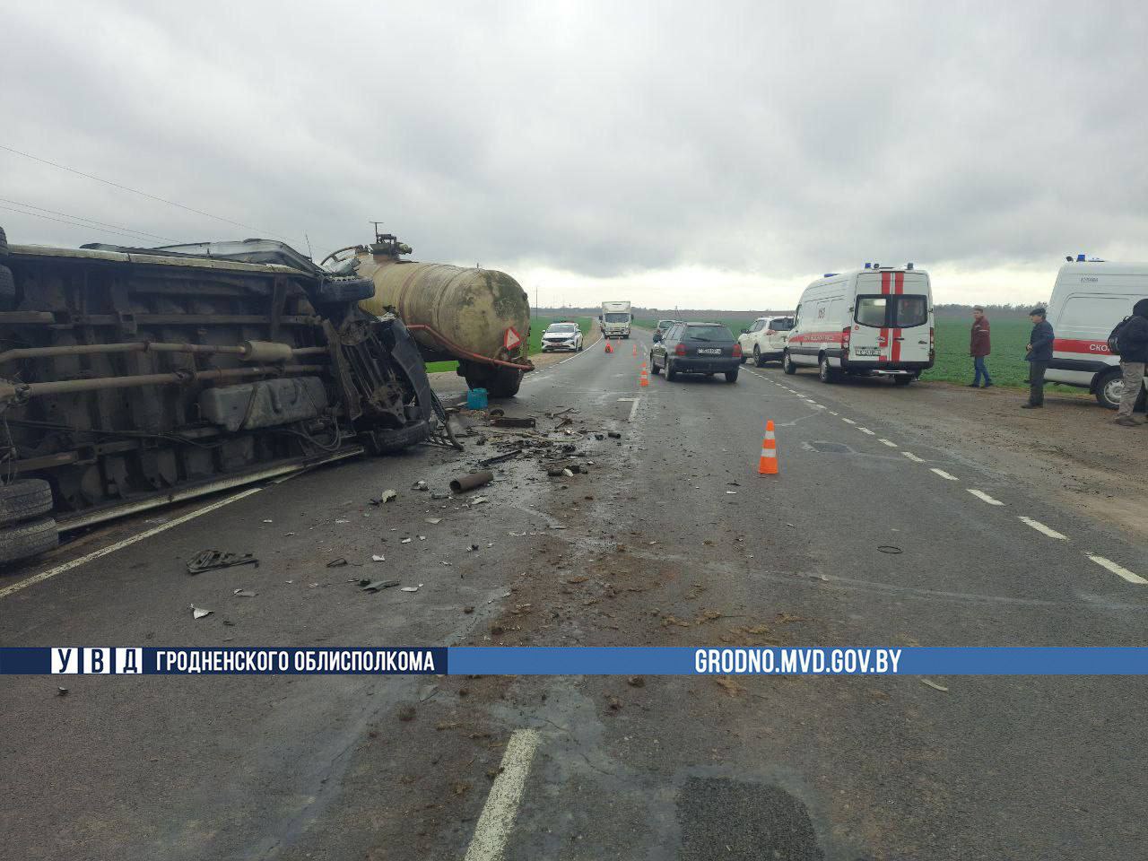 Серьезная авария с маршруткой и трактором в Мостовском районе: пострадали дети и взрослые